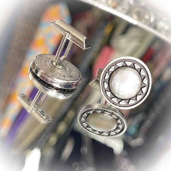 💕Beautiful Vintage Swank Cufflinks Genuine Mother of Pearl💕 - Picture 2 of 6